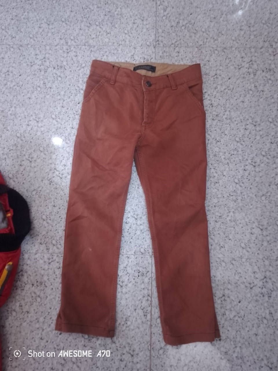 سلام عليكم ملابس الاطفال وملابس كبار صفيه ونضيفات الله شاهد اليحب يتصل ع رقم *********** بثواب مكانهن بابل قرب سيطره الاثار
