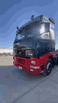 سلام عليكم 
فالفو موديل ٢٠٠١ بلادي مجموعة 
سيارة كفالة. عامة 
شرط تحويل
سعر ١٧٥ ورقة مجال قليل 
مكان اربيل 
***********
***********
