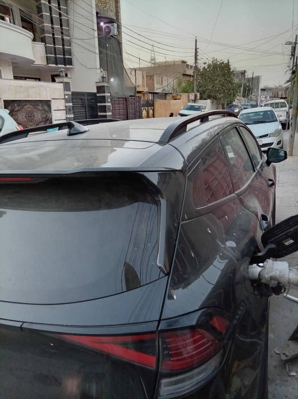 كيا سبورتج Prestige موديل 2023 – وارد الولايات المتحدة
اللون: أسود لامع
الفئة: Prestige – أعلى فئة تجهيز
أنظمة القيادة والطاقة:
– نظام هجين متكامل بثلاثة أوضاع تشغيل:
1. محرك بنزين
2. نظام هايبرد
3. نظام كهربائي Plug-in قابل للشحن الخارجي
المواصفات والتجهيزات:
– فول مواصفات بدون نقص
– تجهيزات Prestige الكاملة (أعلى رفاهية وأمان وتكنولوجيا)
– استعمال نظيف ومسافة مقطوعة47,000, كم فقط
الوضع القانوني والملكية:
– السيارة باسم المالك مباشرة
الموقع: بغداد
الملاحظة الفنية:
– حادث جاملغ على جهة السائق، معالج بشكل مهني وموثق
 ***********
بيع مستعجل
