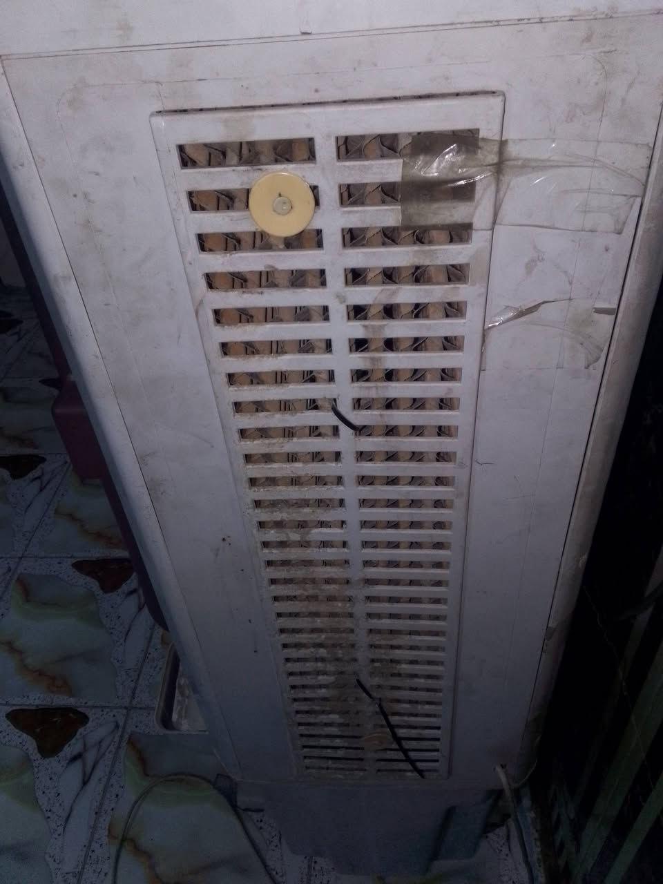 كنفيرة جديدة جدا مستخدمه شي قليل اقل موسم اكبر حجم نضام شلال  السعر 130 قفل مكاني شارع عشرين الرئاسة ***********
