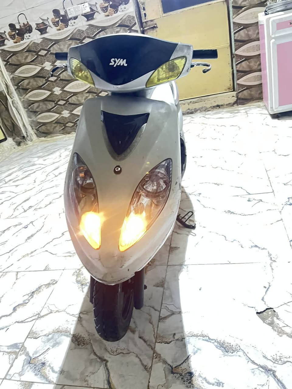 السلام عليكم دراجه سيامه البيع جديده كهربائيات كله شغاله نكره سلف ما تذب عليه ربع سعر 250  مكان رفاعي ***********
