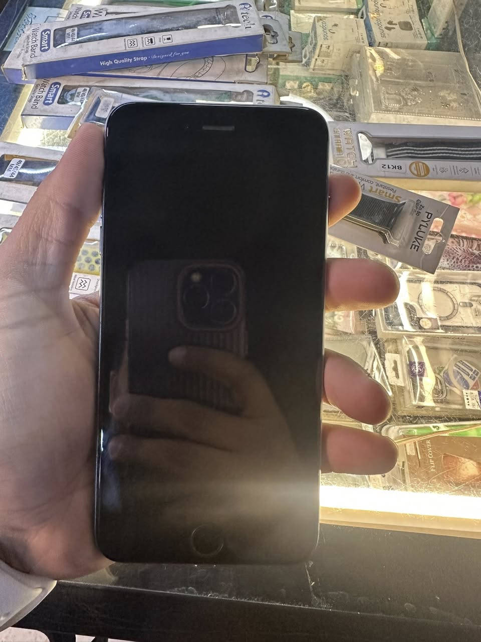 ايفون 6  بلاس رام 64كيكا  ***********
