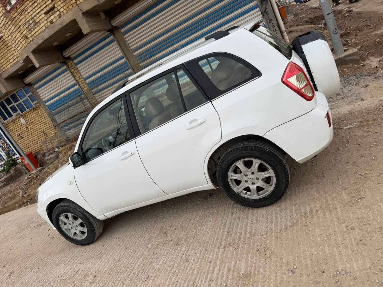 السلام عليكم 
تيكو موديل 14  رقم بغداد مكانه كوت واسط
سنويه ل٣٠ رقم نكليزي
تحويل مباشر 
سونار يمك بالصور فقط جاملغ مبدل موجود الاصلي عندي 
كير محرك مكفولات
السعر ٦٤

***********
***********
