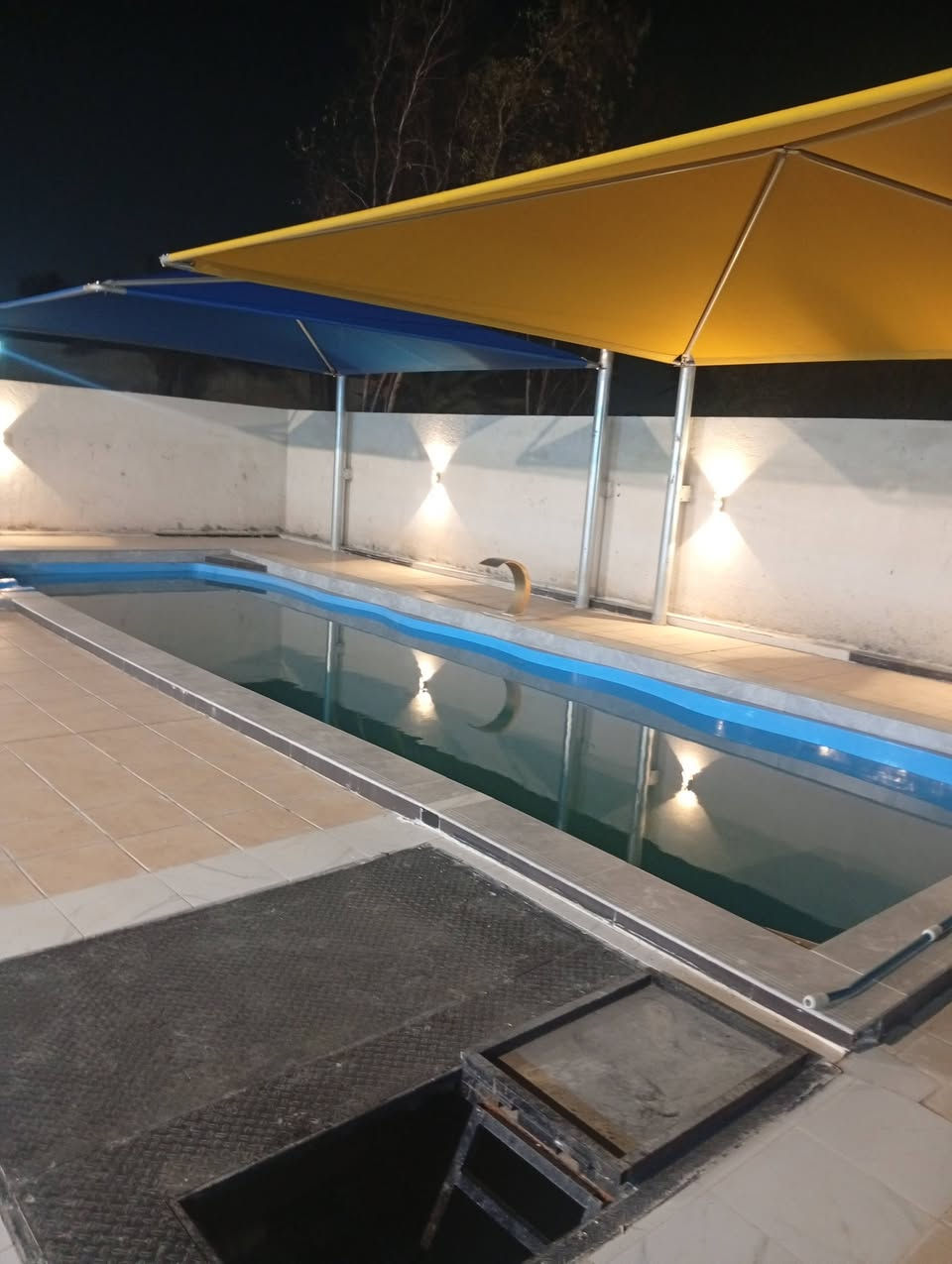 مزرعة للإيجار اليومي العنوان بغداد منطقة الدوانم نظام شفتات  كعدات عائلية + أعراس  + حفلات خطوبة + كعدات شبابية واتساب ***********
