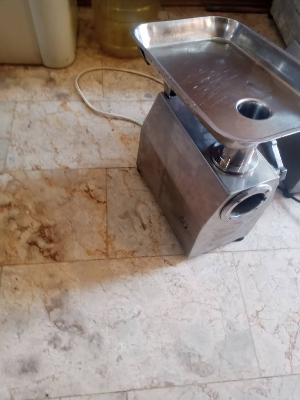 السلام عليكم مثرامات اثنين اثنينهن شغلات وحده غراض بيهه نقص وثانيه كامله مكاني بغداد اليريدهن يتصل *********** سعر 350 اثنينهن
