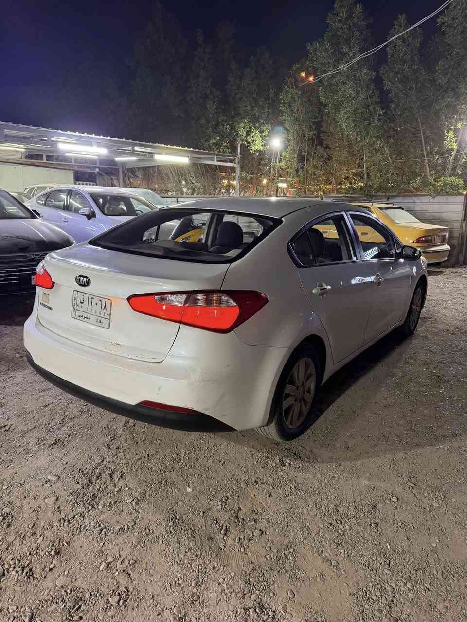 السلام وعليكم سيراتو 2016 مكينة 1600 خليجي مكفولة من الصبغ بيهة بعض الملاحضات موضحهن بالصور السيارة ماشية 190 كير مكينة كفالة مكانهة بغداد حي الاعلام سعرهة  115 وبيهة مجال بسيط   ***********
