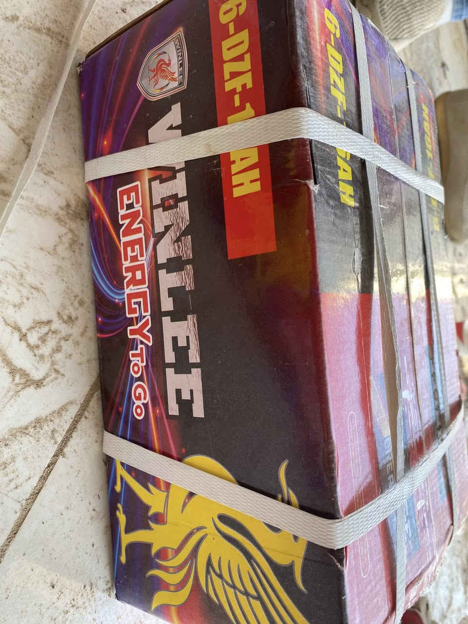 توفر بطاريات 16 أمبير ونلي الأصلي سعر الكارتون جملة 95 الف موقعنا سوق المفرق قرب جسر المشاة عل شارع العام ويتوفر جميع أنواع البطاريات ***********
