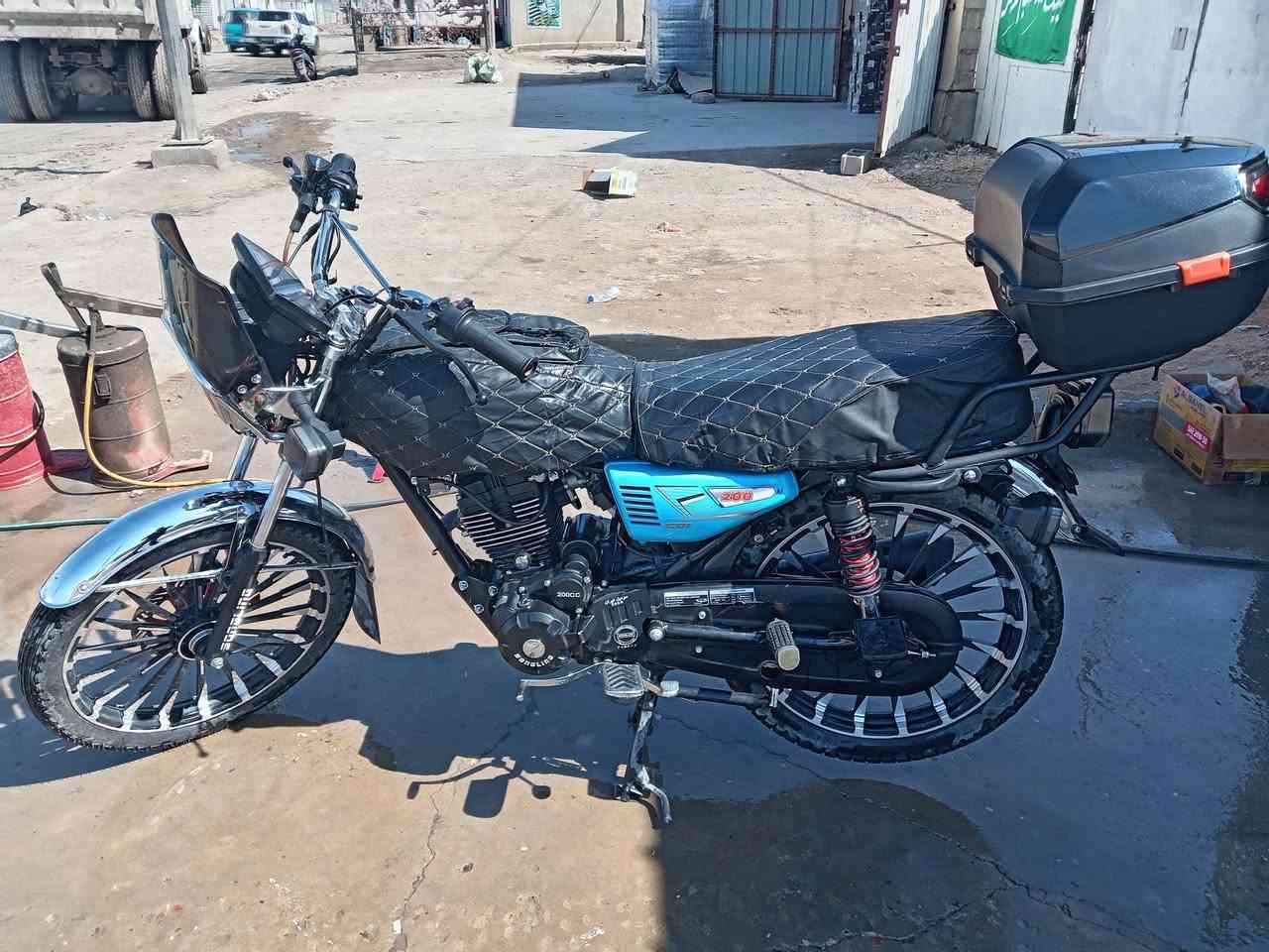 ايراني ٥گير 
٢٠٢٦ 
محرك اسود 200cc
بصمة تشغيل عن بعد 
منزلهة بأسمي على ايدي 
مكاني مدينة الصدر حي طارق
850قفل 

***********
