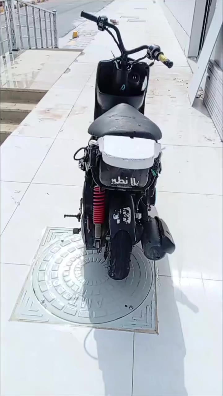 دراجه ماكس عدله مامفتوحه غراضه كامله مابيه نقص مكاني السماوه ***********
