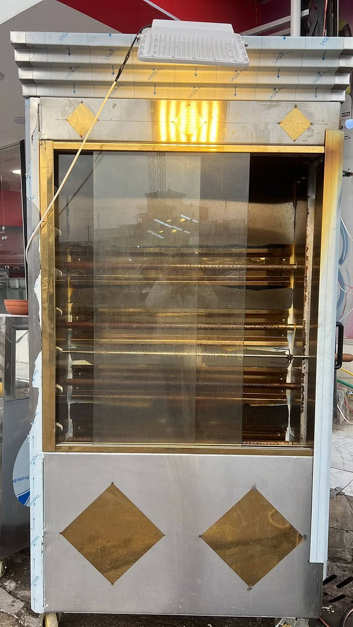 السلام عليكم حمايه تسكام درجه اولى وشوايه دجاج كبيره للاتفسار *********** واتساب فقط مكاني شهداء البياع شارع مضخه الثاني
