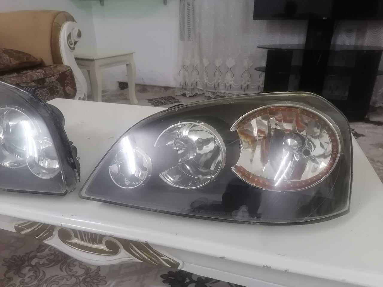 زوج لايت اوبترا مستعمل داخل اسود سبورت وبي ليد شغال اذا شراي عل خاص *********** واتس اب اكو توصيل
