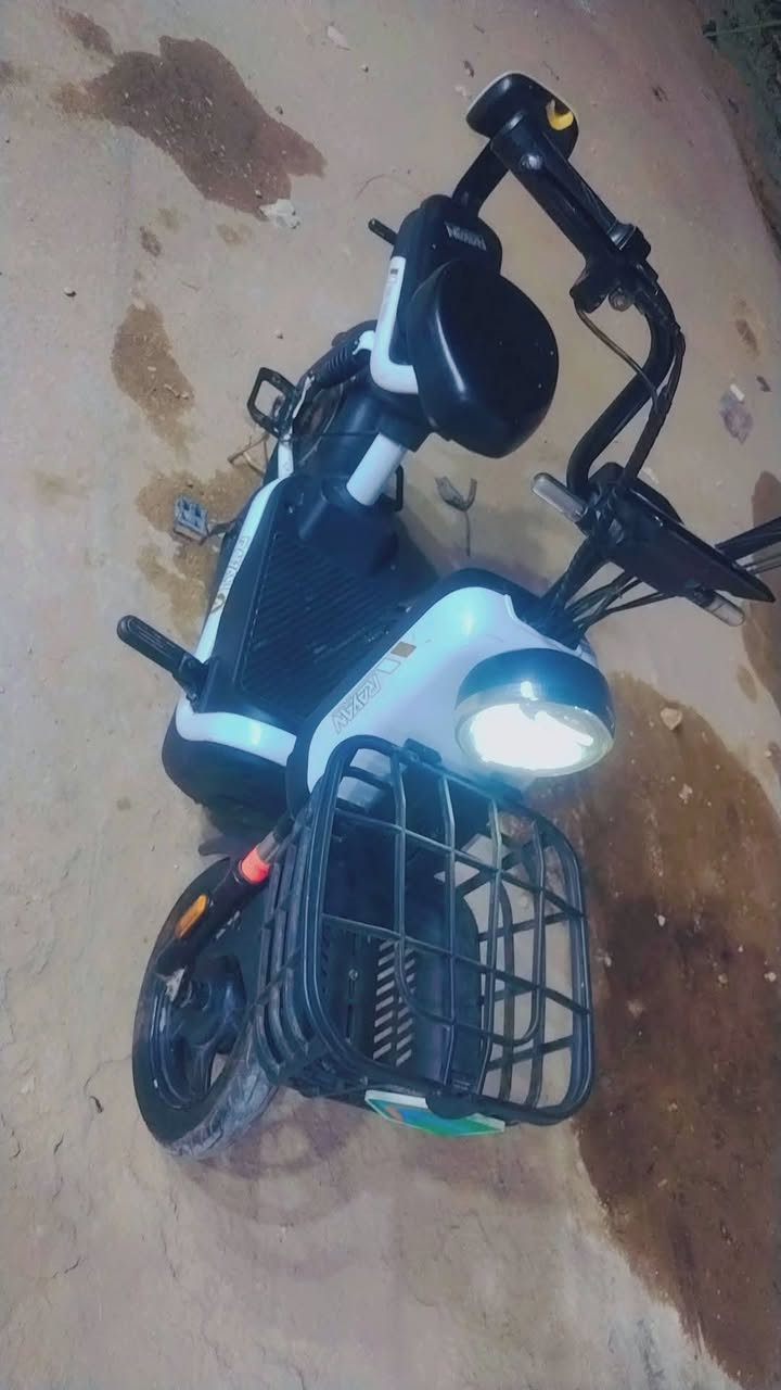 سلام عليكم بايسكل شحن للبيع حجم 14 بطاريات نص عمر سعر 250 وبيه مجال  بسيط مكاني كربلاء الحر 
تشغيل بصمة عن بعد
كاملة


**إذا كنت صاحب هذا الإعلان وتريد حذفه لأي سبب، رجاءا أرسل رسالة إلى الدعم الفني**