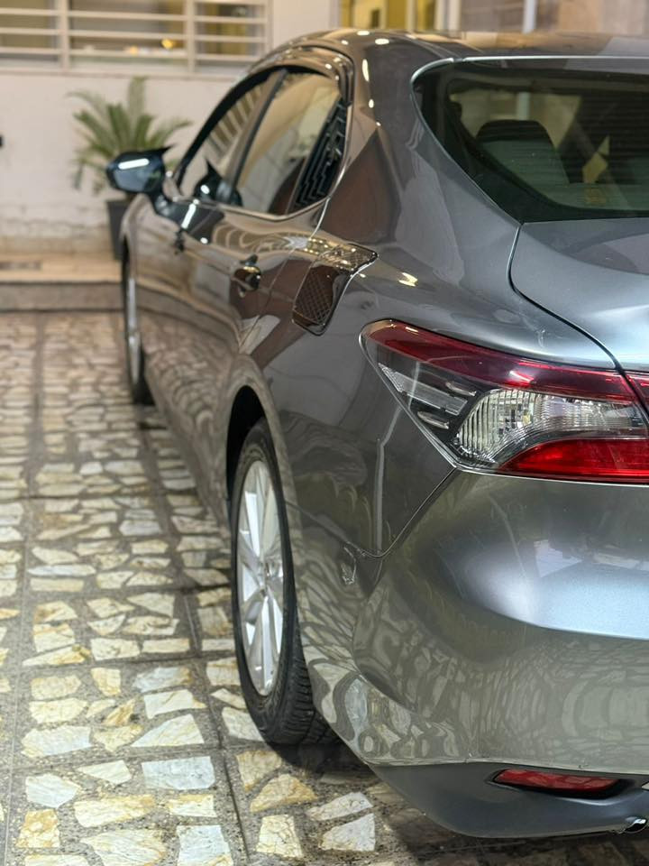 السلام عليكم
كامري silver رصاصي 
وارد استرالي 2023
هايبرد نص فول 
حادثها جاملغ امامي يمين و شويه من البنيد غيرها السيارة مكفولة كفالة كاملة 
للإستفسار 
***********
