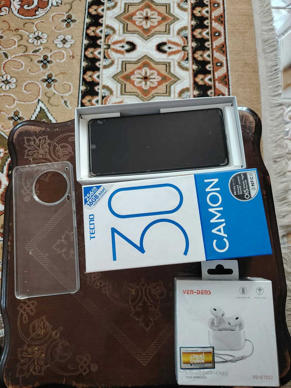 سلام عليك جهاز للبيع معه ايربود 350
التواصل على رقم‏‪***********‬‏
