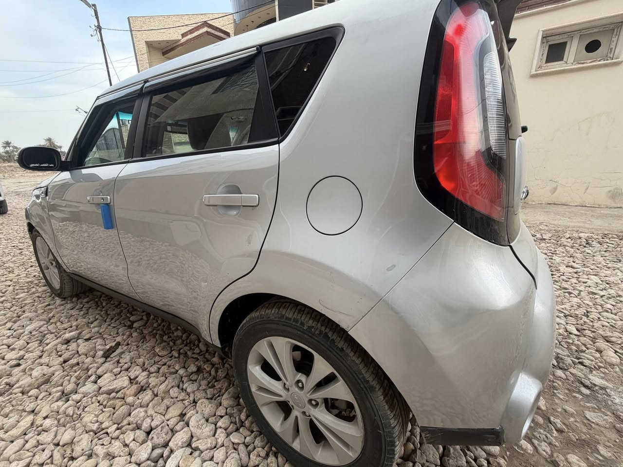 السلام عليكم 
كيا صول 
موديل 16
وارد امريكي
رقم بغداد انكيلزي مميز
ماشيه 66 الف حقيقي
المواصفات
مود درايف
كامرا شاشه
تحكم جهتين
كشاف
كشن كهرباء
اشاره بالمري 
كشنات جلد
مكينه 2000 جي دي
كير At
تخم تاير جديد 
تبريد ثلج سياره مال جناي مابيه نقص اي شي
حادثه جاملغ وبنيد  وبيه صبغ من امريكه بالتكمه  كدام عينك بالسونار 
السعر106 وبيه مجال بسيط
مكاني بابل***********
