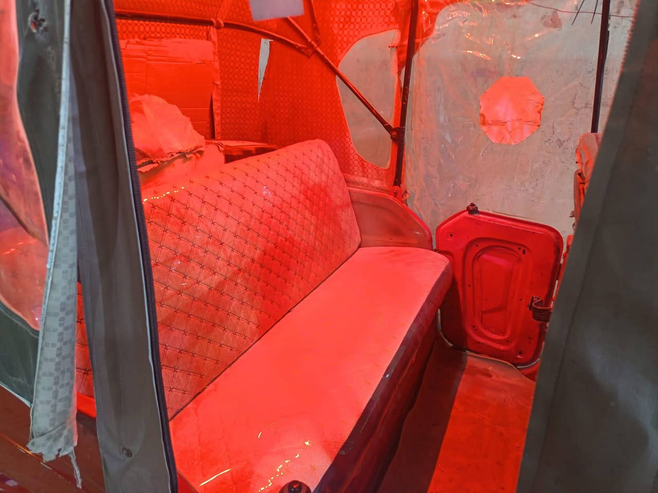 سلام عليكم تكتك للبيع موديل 21 تكتك نضيفه جدا وبحاله جيده مناقصهه اي شي كبل نزلهه للشارع سعرهه 7500وبيهه مجال بسيط حق الجيه رقم انكليزي سنويه انكليزي مكان التكتك ديالى خالص للاستفسار ***********
