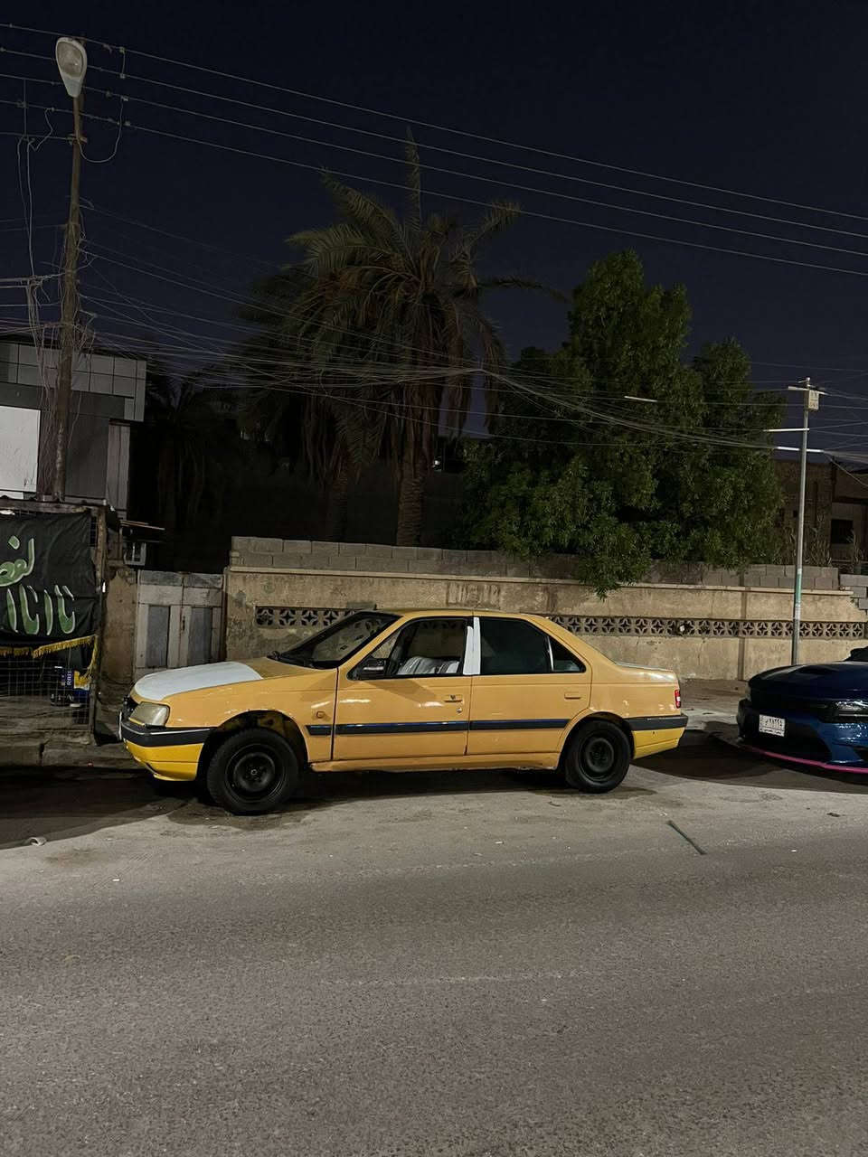 بيجو موديل 2012 سياره حلوه متوجها وماندل راعيها  كير محرك تبريد شغال حداديه زينه عنوان بصرة السعر 16
***********
