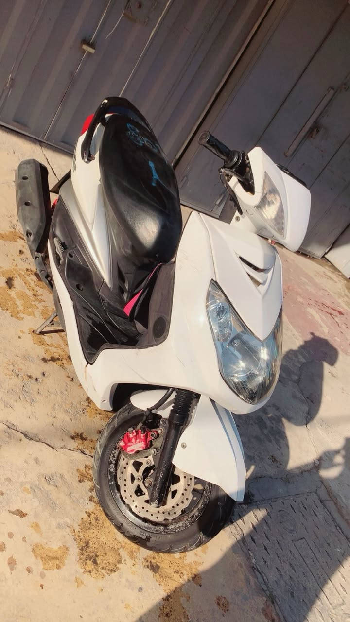 سلام عليكم شباب سكنس للبيع دراجة جديده مرتبه شلعه معدل سعر 850 وبيها مجال مكان كراده رقم ***********
