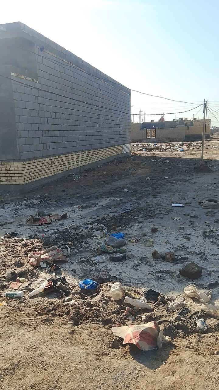 سلام عليكم قطعه للبيع منطقة الصخيين الفرع المجاور شارع المختار المساحه 100متر ماء كهرباء ***********
