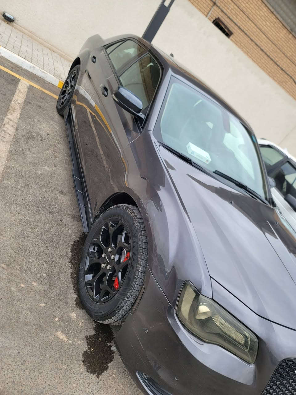 اوباما 2018 فول مواصفات S حادثها جاملغ خلفي والباب مبدل نفس اللون وبيها بالعراق الجاملغ الامامي مصبوغ ***********
السعر 190
