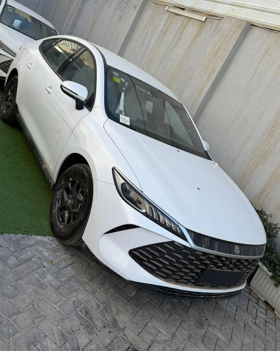 🚗 BYD Qin 2025
سيارة اقتصادية، عصرية، وأداء ممتاز 🔥

💰 السعر: 19,500,000 دينار عراقي فقط 

المواصفات الرئيسية :
الأداء والتقنيات :
• محرك 1.5 لتر بنظام هايبرد ذكي يجمع بين القوة والاقتصاد.
• 3 وضعيات قيادة تمنحك تحكمًا مثاليًا يناسب كل طريق.
• بطارية ليثيوم متطورة تدوم أطول وتمنح أداءً أكثر ثباتًا.
الراحة والذكاء :

• تشغيل ذكي بالبصمة وعن بُعد.
• فرامل إلكترونية مع نظام Auto Hold.
• تحكمات مقود متعددة مع أوامر صوتية.
• نظام دخول ذكي بدون مفتاح عبر تقنية الاستشعار الذكي NFC يفتح لك
السيارة بخطوة واحدة.

المقصورة والتصميم الداخلي :
• شاشة وسطية عالية الدقة تدعم وظائف القيادة الحديثة.
• مقاعد جلد رياضي بخياطة فاخرة وتصميم مريح.
• نظام تبريد مزدوج يمنح راحة مثالية لجميع الركاب.
• إضاءة داخلية LED تضيف أجواء فخمة أثناء القيادة الليلية.
السلامة والتفاصيل الخارجية :
• مصابيح LED أمامية وخلفية بتصميم ديناميكي.
• حساسات خلفية لمزيد من الأمان أثناء الاصطفاف.
• مثبت سرعة للرحلات الطويلة.
• نظام مانع الانزلاق (TCS) لتحقيق ثبات تام على الطريق.
• إطارات مقاس 16 إنش بتصميم أنيق وثبات عالٍ.

الراحة العملية :
• منافذ طاقة وشحن متعددة داخل المقصورة لتلبية احتياجاتك اليومية.• صندوق خلفي واسع لراحة أكبر أثناء السفر والتنقل

� جاهزة للتسجيل والفحص
📞 للتواصل والاستفسار: (***********)

#BYD_Qin
#BYD_2025
#سيارات_الصين
#بيع_وشراء_السيارات
#سيارات_اقتصادية
#سيارات_العراق
