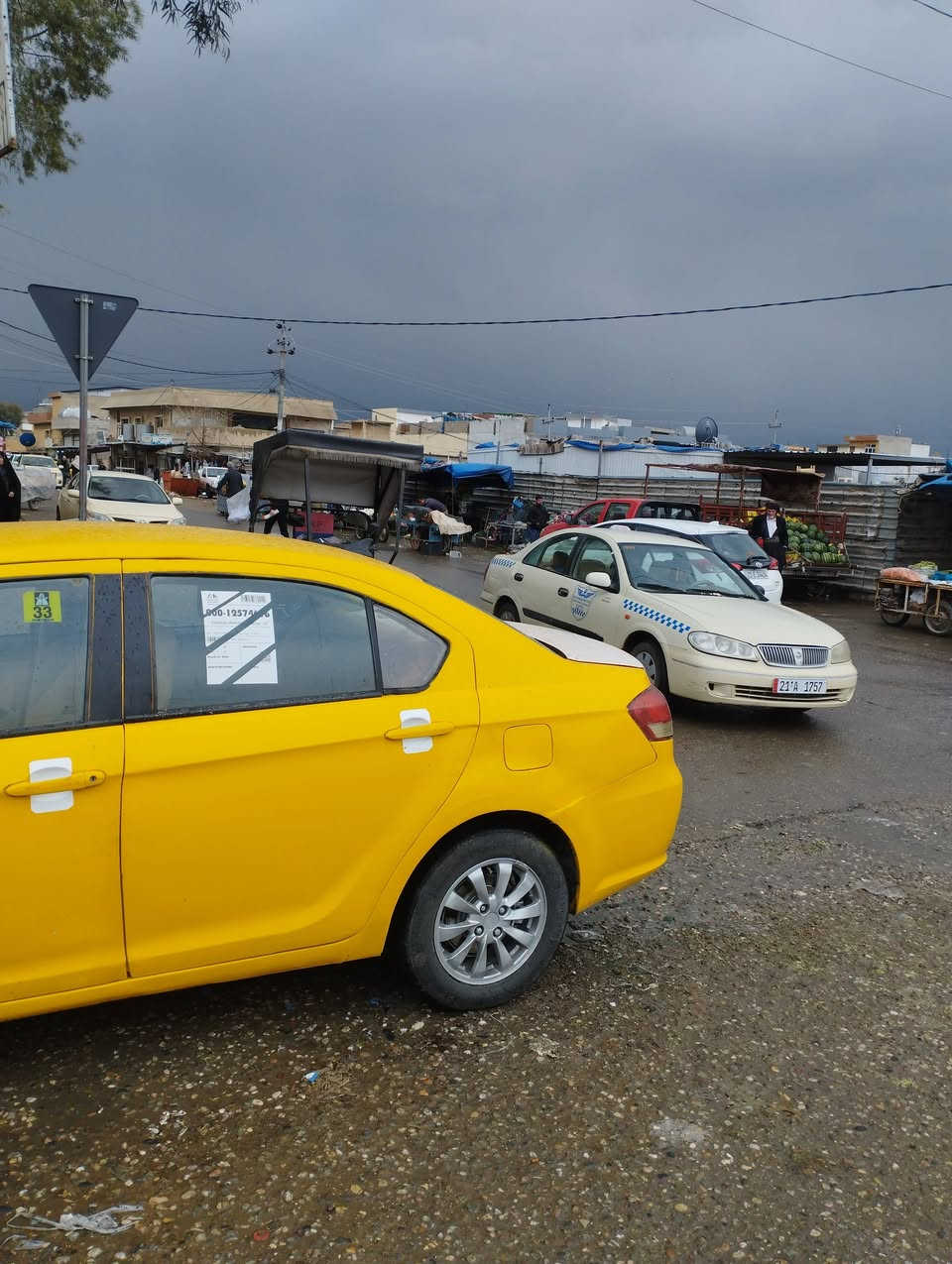 گریتوێڵ 2011 مەشروع سەنەوی بەسەرنەچوە مانگی 12 بەسەر ئەچێت سەیارەکە بە شەرتی تەحویل و وەکالە بەشەرتی ئەوەی غەرامەی نەبێت کارتی بەنزینی هەیە نیقابەشی سفرە 
سەیارەکە دەعامیەکەی پێشەوەی شکاوە چاک کراوە و لەزگەیە 
پاوەری برێکەکەی بەس دەنگی هەوای دێت کاتێ برێک دەکەی نامێنێت یەعنی بۆ برێک بێ کێشەیە  سعری 40 وەرەقە لە چەمچەماڵ 

0773 450 0242
0751 555 0242
