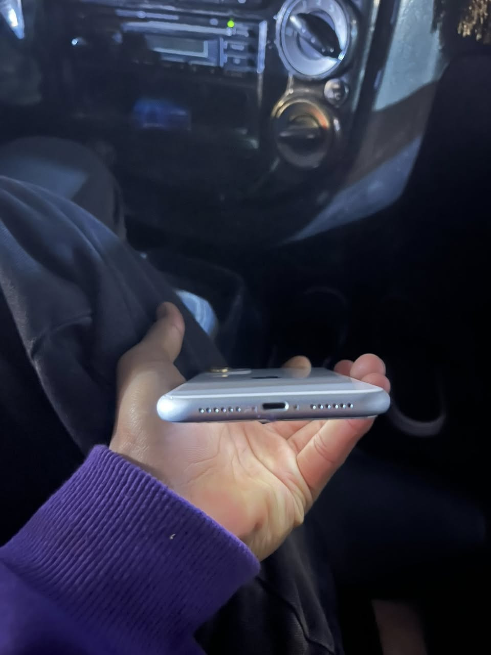 سلام عليكم 11بطاريه 82الجهاز نضافه 100/100مكفول كفاله عامه الجهاز بدون اي ضربه شخط مابي فيس تايم شغال الجهاز ما مبدل بي اي شي السعر 290الف مكاني بغداد حي نصر ***********
