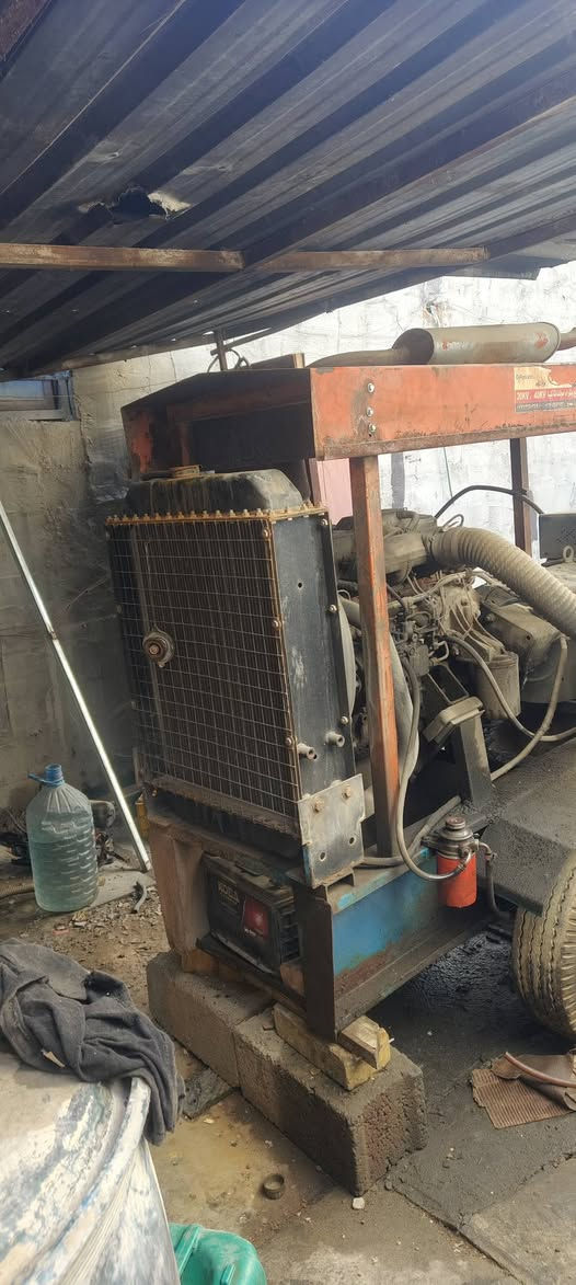 سلام عليكم عندي مولد كاز للبيع حجم المحرك 3000 مولد شغاله خير من الله 30 كيفي شراي يتصل مكاني بغداد ***********
