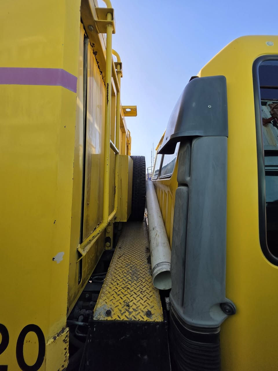 اقرأ التفاصيل قبل كلشي 🤝
🚛 للبيع: سيارة كنس شوارع هينو (HINO) موديل 2018 - بحالة ممتازة تصعيد وليس شفط 

✅️ ستة اسلندر 

✅️ محركين( محرك امامي ومحرك خلفي ) 

✅️ فرج كنس من الجانبين 

✅️ فرجة خلفية جديدة التصعيد 

✅️ خزان مي 

✅️ رقم ألماني( بغداد ) 

الهاتف 📱( *********** )
