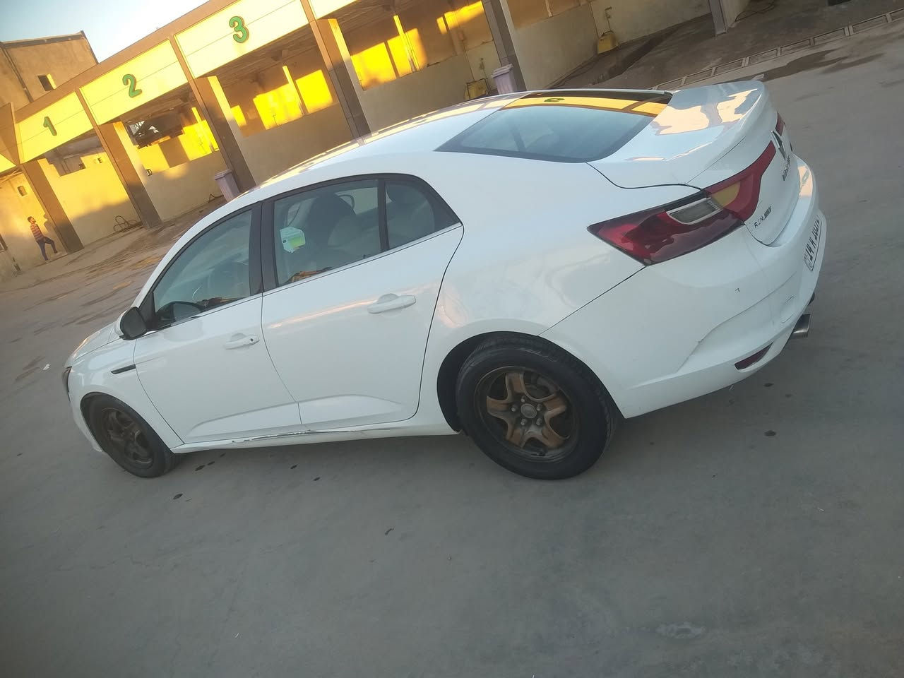 السلام عليكم رينو ميكان مديل 2020 بيهه باردات وشخوط مثل ما بصوره مكينه كير تمام حداده زينه مكان السياره بصره المالك بصره رقم جديد السعر 87وشراي اكو مجال ***********
