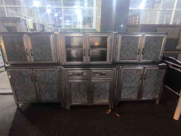 للبيع كاونتر مستخدم شي قليل  العنوان حي المعلمين القديم رقم ***********
