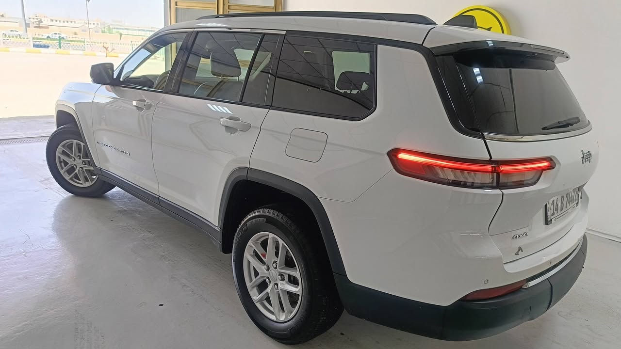 بيع مستعجل
البصرة 
***********
السعر 285 وبيهه مجال بسيط 
2023 وارد امريكي بدون حادث
سياره جديدة 

اجاوب اتصال فقط

ماشية 57
كامرات دوارة جانبيه
مواصفات فول ماعدا البانوراما
