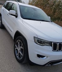 للبيع جيب 2019 لمتدد خليجية فول مواصفات السيارة نظيفة مكفولة فقط بارد ...
