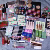 كارتونة مكياج • ٩٠ قطعة • توصيل مجاني