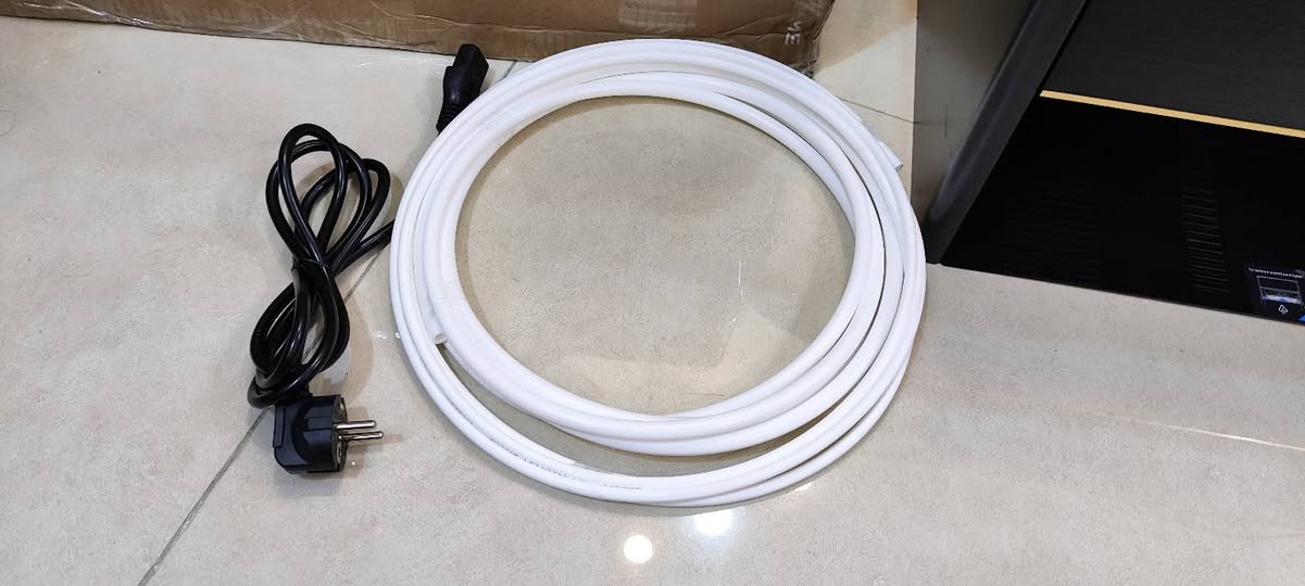 Dreame x40 ultra 
Master series 
بدون تدخل لليد
كنس و مسح بفرج دوارة
 تفريغ ذاتي للغبار مع فرجه وسطيه قاطعه للشعر بصورة تلقائية
غسل الوصل وتنشيفه بماء حار وبهواء حار  
ترس مي بصوره تلقائية لخزان الماء النظيف وتفريغ خزان الماء الوسخ بصوره تلقائية 
وكذلك رفع الوصل اوتماتيكي عن السجاد وامكانية ترك وصل المسح في المحطه تلقائيا
تنظيف تلقائي للمحطه في اماكن وصل المسح
خروج لفرجة المسح لامكانيه الوصول للزوايه ومسحها بصورة افضل
خروج للفرجة الجانبية لكنس الزوايا بصوره افضل مع امكانية رفعها على السجاد
رفع الفرجه الوسطيه بصوره تلقائيه أثناء المسح 
كامره فيديو مع ذكاء اصطناعي في الكنس والمسح والعوده للاماكن الوسخه بصورة تلقائية
خرائط متعددة للمنزل لعدة طوابق
تجاوز عوائق بصورة ممتازه جدا
 مع تطبيق دريمي الممتاز
قوه شفط عالية جدا 12000 باسكال ومستويات متعدده للكنس والمسح
وبعد مواصفات هواي ماذاكرها 

 قطعه واحده فقط سعر عالخاص


**إذا كنت صاحب هذا الإعلان وتريد حذفه لأي سبب، رجاءا أرسل رسالة إلى الدعم الفني**