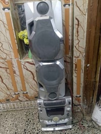 مسجل وسماعات كبيرة للبيع السعر30 الإستفسار على هذا الرقم 07726507187