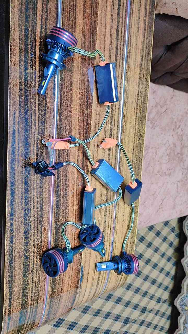 السلام عليكم 
زنون مروحه اصلي جيب وشد اصلي للبيع جدد استخدام قليل السعر 50
العنوان واسط الكوت
***********
