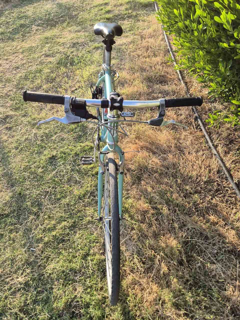 بايسكل c700 هايبرد بالة ياباني (ماركة Weekend Bikes المعروفة).
البايسكل المنيوم بالكامل، خفيف وسريع كلش (وزن ريشة).
​نضيف وجاهز من كلشي ما يحتاجله أي مصرف:
سستم كير اصلي شغال 100%
​السعر: 145 ألف، وبي مجال بسيط للشراي.
المكان: بغداد - الكاظمية
للاستفسار خاص أو الاتصال على الرقم: ***********
مرفق صور للدراجة من البيج الرسمي للشركة اليابانية Asahi
