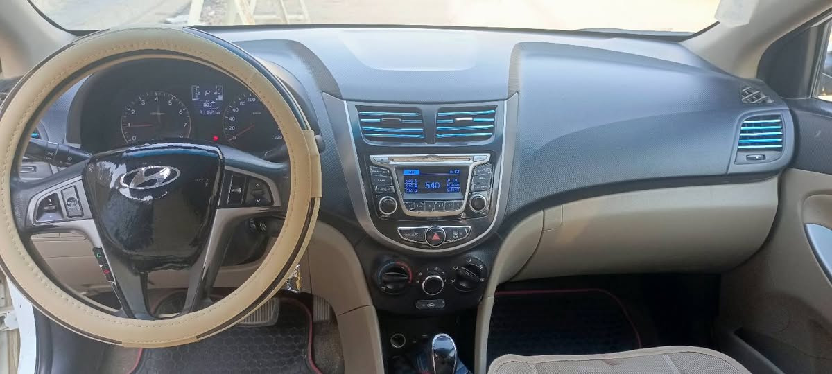 سلام عليكم اكسنت 17 خليجي محرك 1400 ادوات متومه 
تحكم ستيرن 
نظام ايكو تقليل صرف وقود 
تدفئه -تبريد 
مانع انزلاق 
سستم سماعات دمام 
اشاير بالمري 
قبل كم يوم سويت ادامه شامله للسياره بيه ارقام محافظات 
سعره 39 مكاني ذي قار ***********
