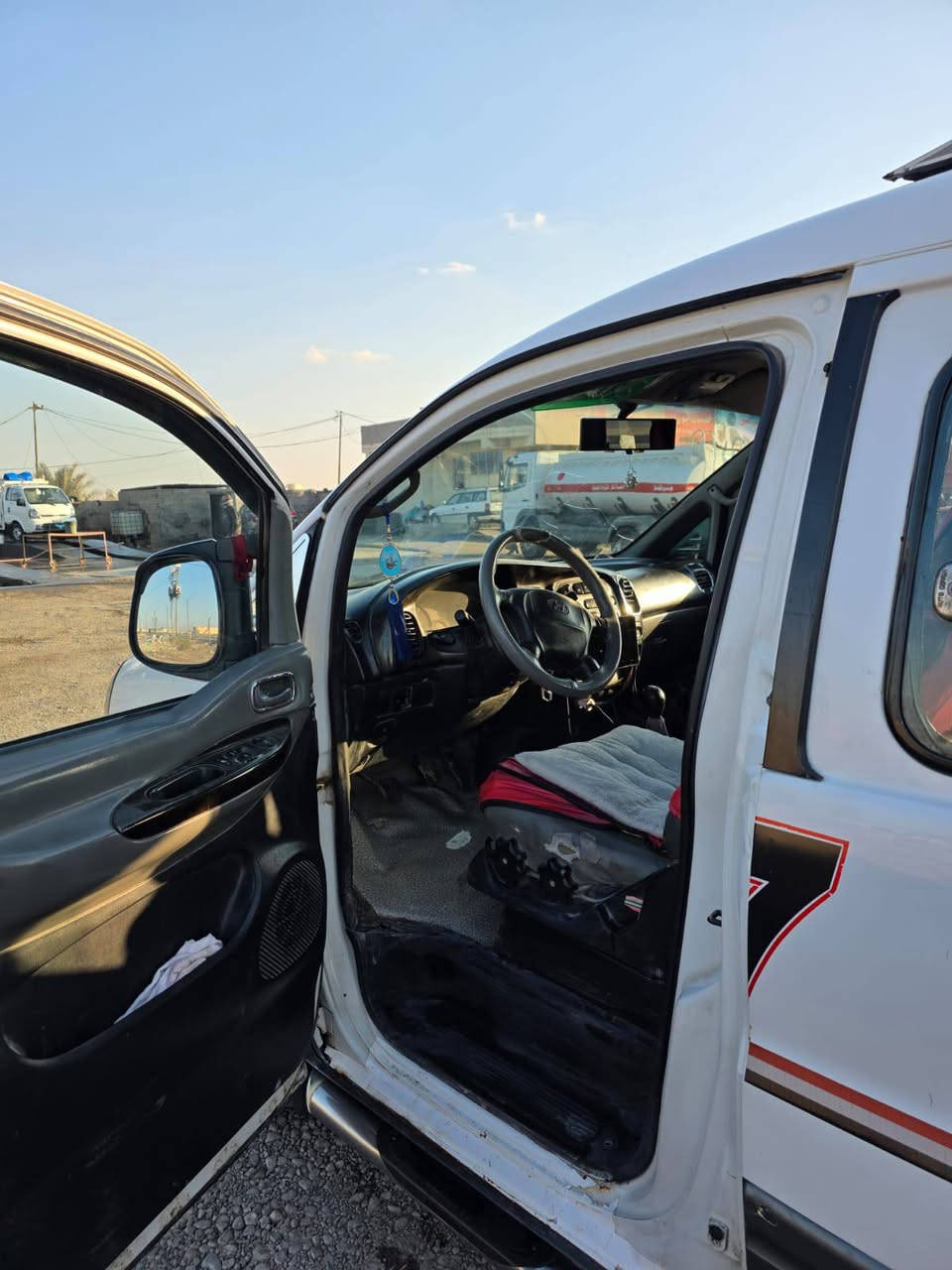 السلام عليكم ستاركس 2007للبيع مكينه كير مكفولات مصفره هيئه وضربه رقم انكليزي بأسمي مكان السياره ديالى الشراي يتصل عله الرقم ***********والرقم الثاني ***********
