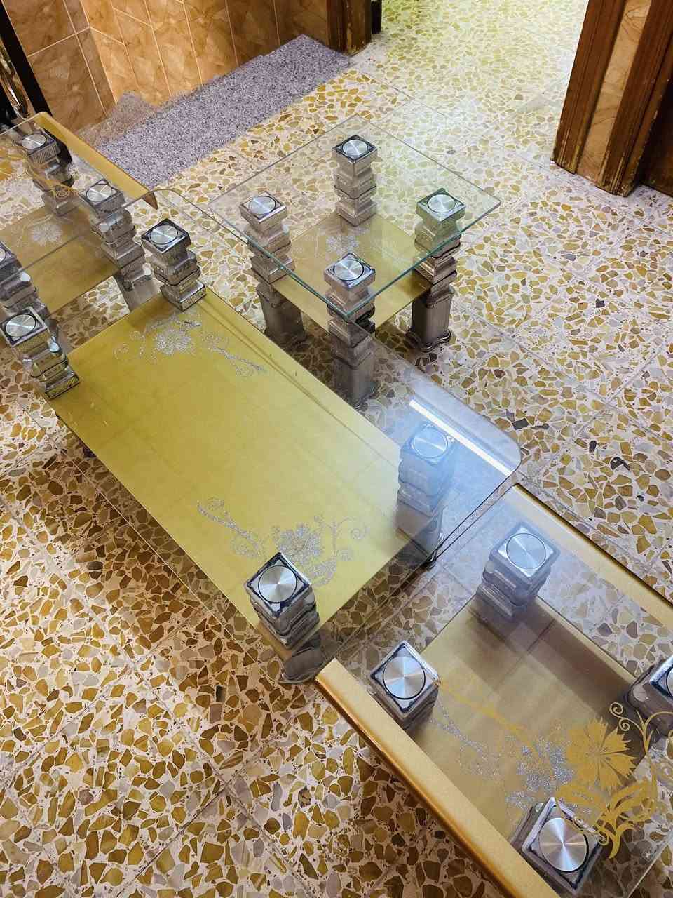 اغراض مستعمله شي بسيط للبيع
قواعد بلول مل تلفاز عدد٢ وحده كبيره وحده اصغر 
وميز طعام
ميز وسطي


**إذا كنت صاحب هذا الإعلان وتريد حذفه لأي سبب، رجاءا أرسل رسالة إلى الدعم الفني**