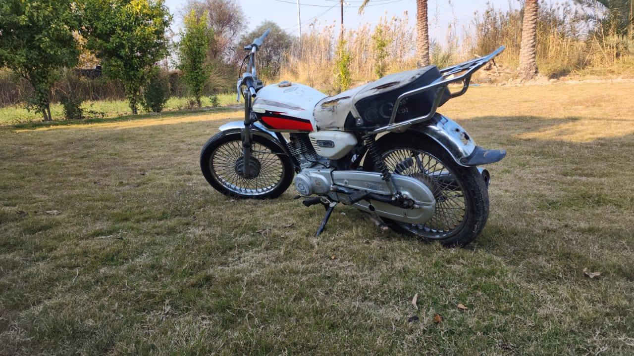 السلام عليكم دراجه ايراني تايكر اربعه كير موديل 2020 بيها اوراق عدد 2 محرك مايبخر ولا ينقص سعر 325 مكان بغداد اليوسفيه معمل زينب الرقم *********** بي واتساب
