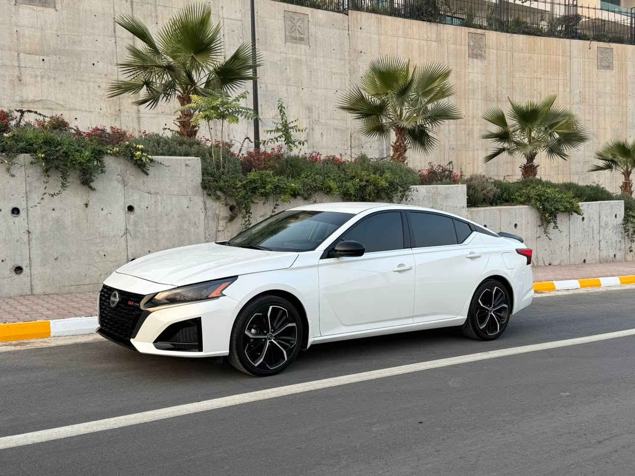 Nissan altima SR 2024 
ماشيه 10 الف ميل 
مكان صبغ موضح بلمنشور 
شويه صبغ بلصندوق فقط 
بدون دواخل 
بدون ايرباك 
سياره بدون رقم تترقم شمالي 
صور الحادث بلمنشور 

السعر180 $ بدون رقم

***********
