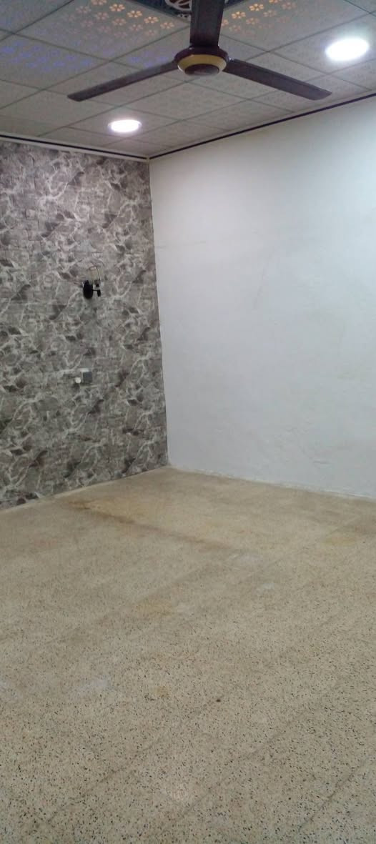 دار للبيع
الموقع : نينوى الشرقية (كراج الشمال)  قرب شارع القصاصيب
المساحة : 102
الواجهة  : 5 متر
الأتجاه : شروق تام
عرض الشارع : 12 متر
ط1 استقبال ومطبخ وهول وغرفة نوم
ط2 غرفة نوم وهول وصحيات
سند حديث المكاتبة مع الشرعي
للاستفسار
***********
***********نستقبل طلباتكم العقارية بيع شراء ايجار
