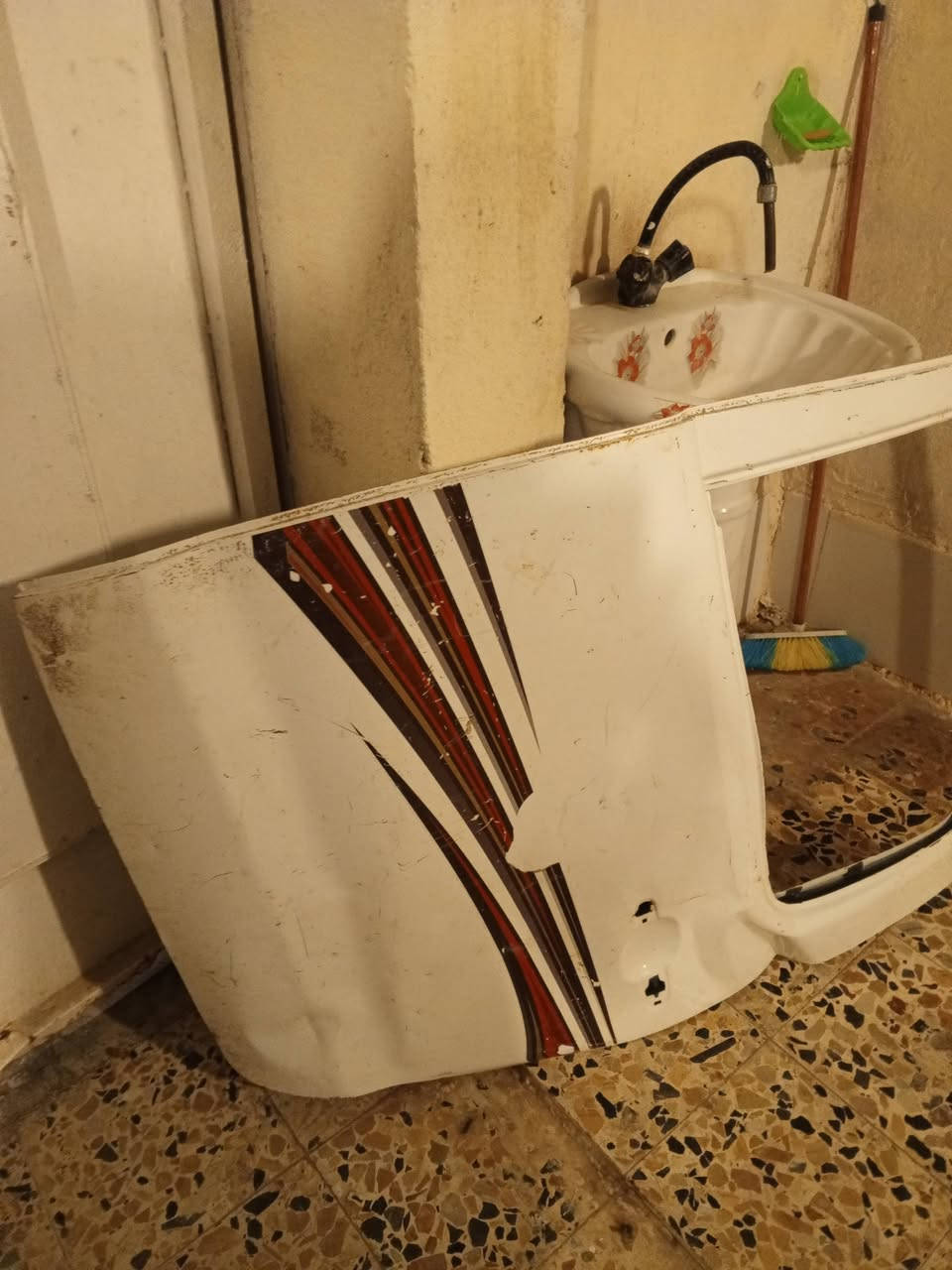 سلام عليكم  باب فلاونزه 14نضيف لبيع ***********
