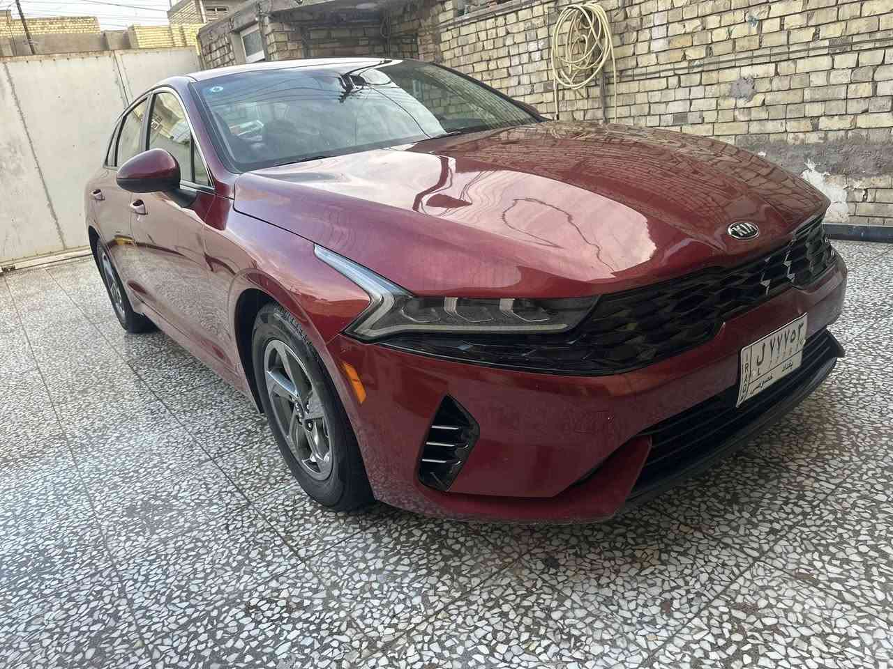 شباب سياره كي فايف k5. للبيع او مراوس
السياره نضيفه استخدام شخصي 

موديل 2021 لون ماروني دم الغزال 
حادثها بس بنيد كفالة لغود وشواصي 
ماشيه 65 ميل 
مواصفات 
بصمات ابواب 
اشارة ترحيب 
تشغيل عن بعد 
رادارات اربعه 
رادار تصادم امامي خلفي 
كشنات جلد 
مودات قياده 4
هند بريك بصمه 
مكينه 1600 تيربو 
رقم بغداد سهل 

السعر165 $وبيها مجال للشراي 
سكني بغداد 
رقمي ***********
