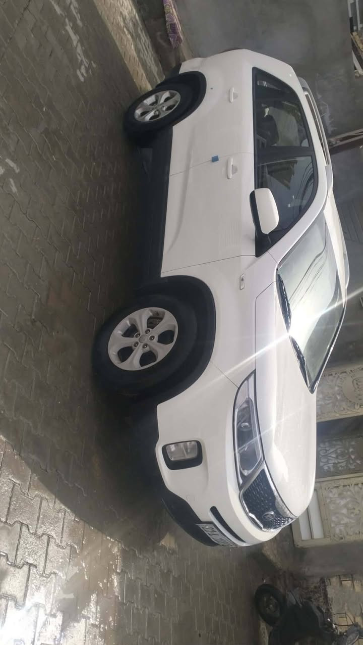 السلام عليكم سورنتو للبيع مديل ٢٠١٤ خليجي مكفوله كفاله عامه ماعده بارد شبر بل باب 
مكينه سته سلندر مكينه وكير خير من الله
٣ قطع تبريد سبعه راكب 
حداديه تخم تاير كله جديد 
تبريد ثلج 
سنويه ٢٠٣١ تريد تحويل تريد وكال
بيع ومراوس حسب القناعه بسياره اقل سعر منه 
مكاني ديوانيه  ***********
