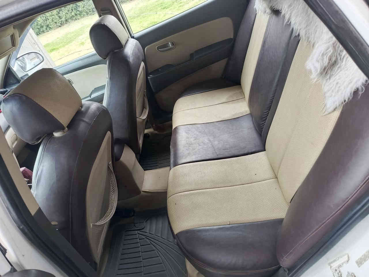 السلام عليكم الانترا موديل 2009 امريكي الضرر كم شاملقات اثنين وبنيد بدون اي دواخل من صفات تحكمات ستيرن فتحه محرك2000 السياره احلى من الصوره السعر 105 وبيها مجال هذا الرقم***********
