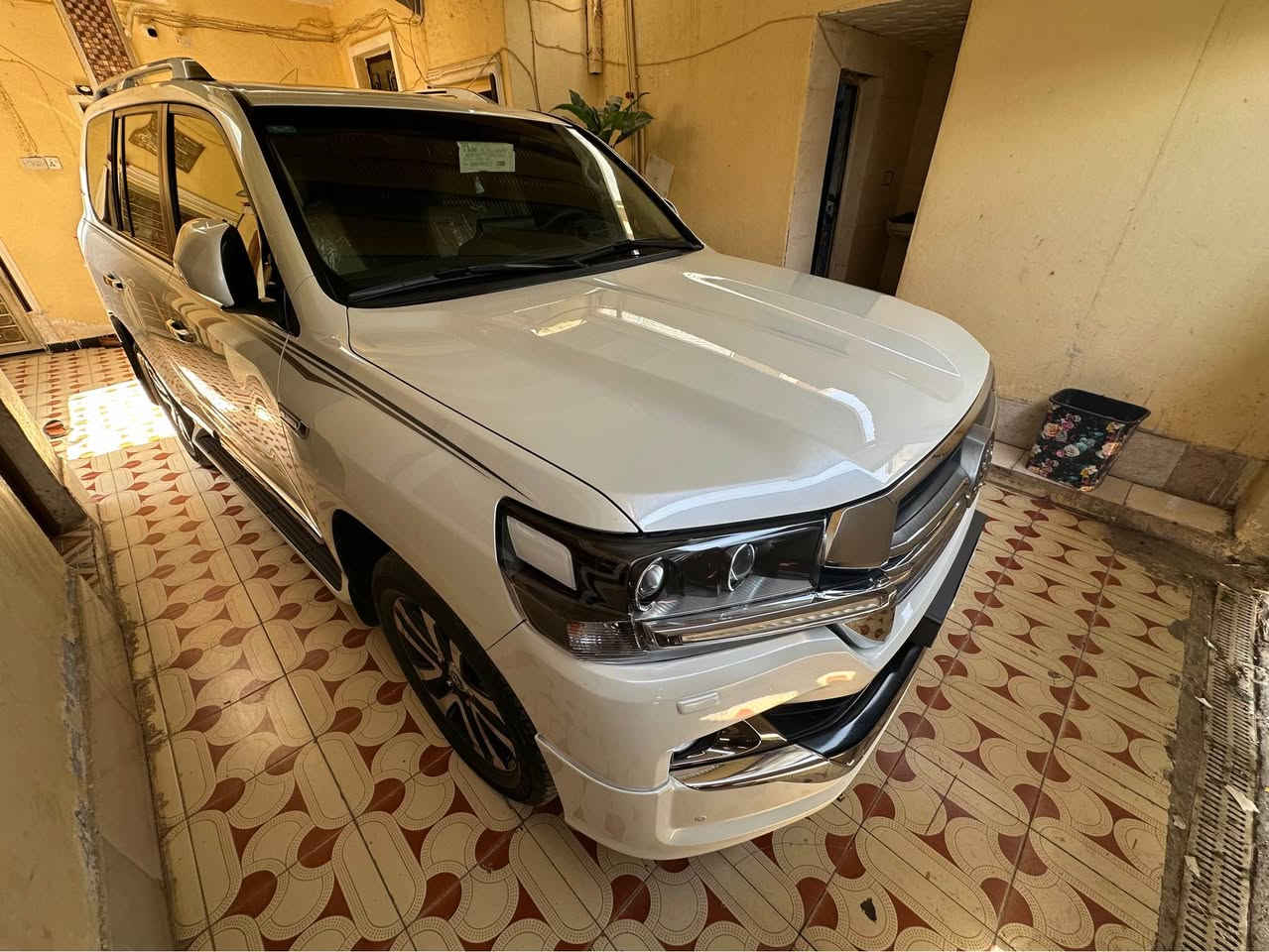 السلام عليكم للبيع تويوتا لاندكروز ساز باب باب أول 2019 شرط سبير ما نازل مكفولة كفالة عامة حتى الدعاميات ماشية 96 رقم بغداد باسمي السعر 5شدات وبيه مجال قليل مكان السيارة ذي قار قضاء الرفاعي ***********/*********** الرفاعي, ذي قار
