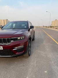 جراند شيروكي هايبرد • ٢٠٢٤ • ماشيه ٤٦٥٠٠